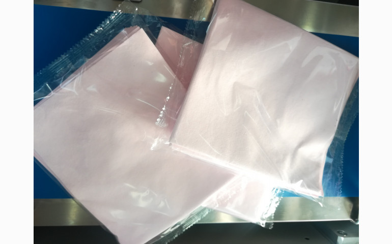 Installation d'une ensacheuse horizontale dans le Pas-De-Calais (62). Emballage de masques et lingettes.