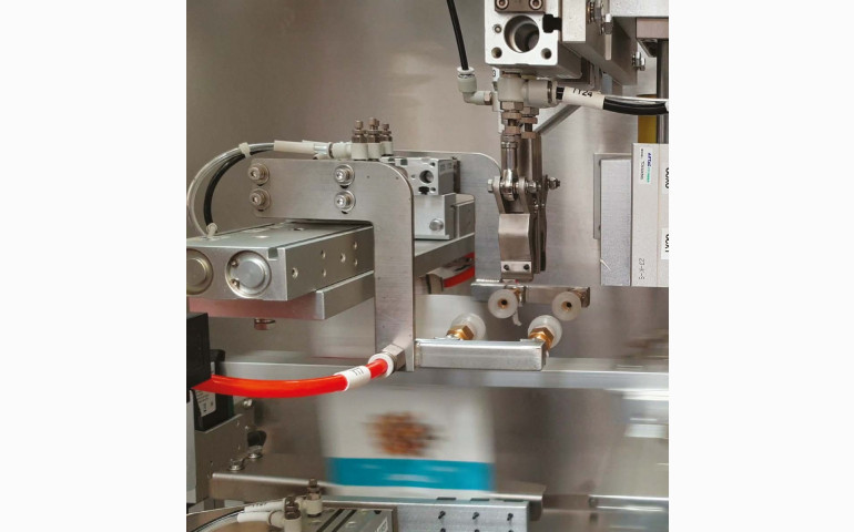 Ensacheuse automatique pour sachets préformés DOY 25