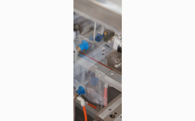 Ensacheuse automatique pour sachets préformés DOY 25