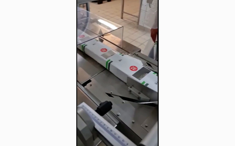 Installation d'une ensacheuse horizontale dans l'ESSONNE (91). Emballage de sushis.